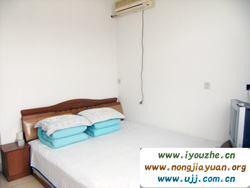 �����{�����r��Ժ